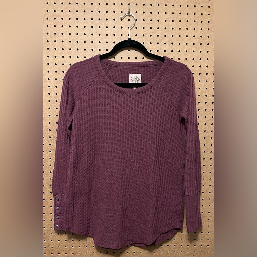 Women’s Purple S Long-Sleeve. Button-sleeves.